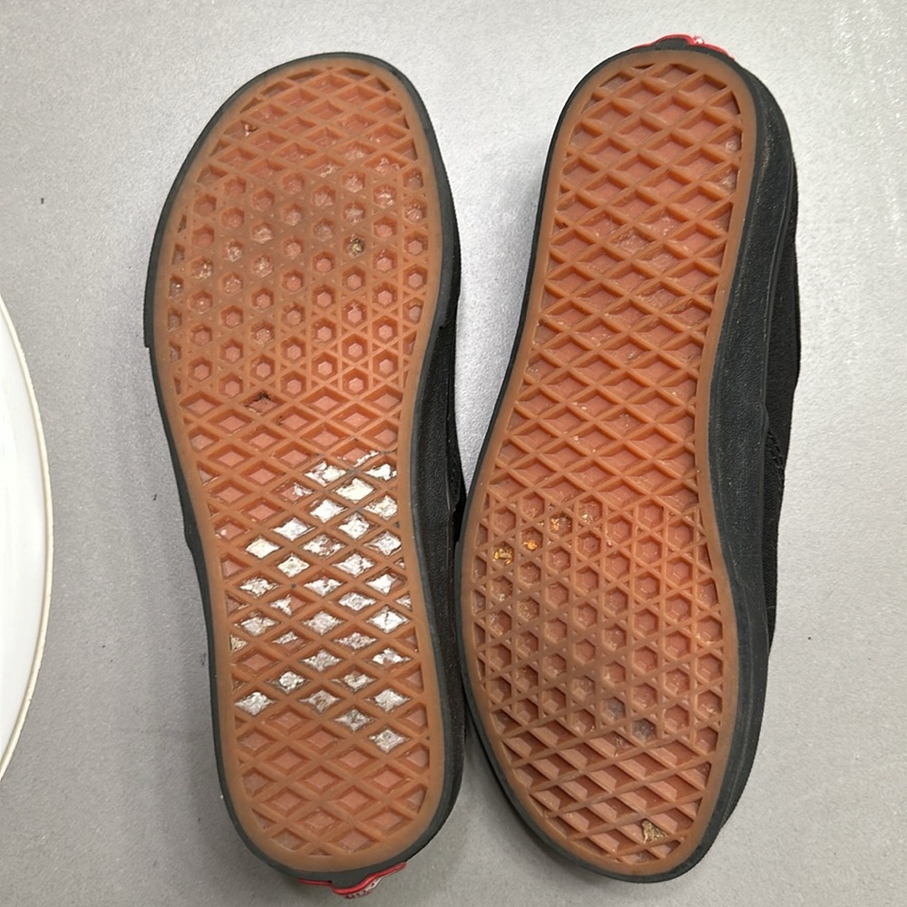 Vans - Picture 2 of 4